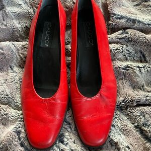 Bright red shoes size 9.5 medium by Calico